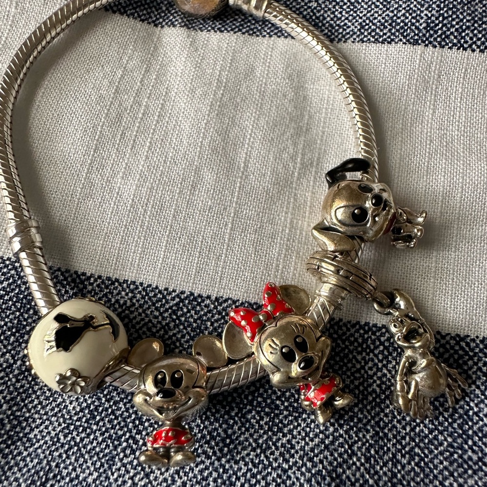 Pandora Silver Charm Bracelet with Intricate Details - Picture 4 of 4